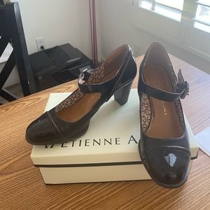 Etienne Aigner shoe